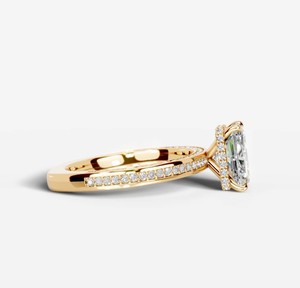 Anillo de compromiso de moissanita con corte radiante, plata de ley chapada en oro, engaste de púas, elegante solitario, anillo de boda nupcial, tercera parte - Product Image 2