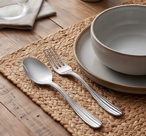 Ensemble de couverts minimalistes en métal avec finition miroir haute brillance, compatible lave-vaisselle, pour les occasions de mariage, la maison et l'hôtellerie - Product Image 3