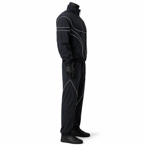 Conjunto Deportivo Reflectante Negro para Hombre, Chaqueta Cortavientos Ligera y Pantalones Jogger, Ropa Deportiva con Logotipo Personalizado, Ropa Deportiva Urbana - Product Image 3