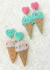 Pendientes clásicos bordados a mano con cuentas de semillas, diseño personalizado para mujeres y niñas, joyería de moda india para ocasiones festivas. - Product Image 3