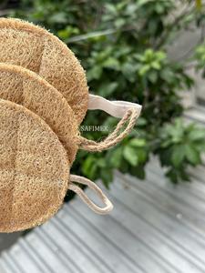 Éponges naturelles en loofah ovales pour le bain et la cuisine, provenant de la ferme vietnamienne, cultivées de manière biologique, sûres pour les humains - Product Image 6