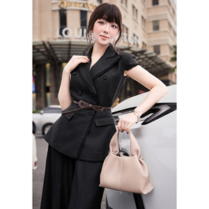 Chaleco Blazer Elegante de Tweed Negro para Mujer, Diseño Personalizado para Oficina y Negocios, Doble Botonadura y Manga Corta, Modelo ELENA, ODM OEM - Product Image 4
