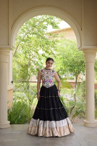 LAMOUNT Lehenga Choli Tradicional de Seda y Algodón Color Negro para Mujer, Estilo India Pakistán, Secado Rápido, Ideal para Navratri - Product Image 1