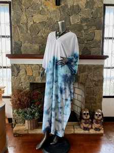 Robe caftan en rayonne turquoise tie-dye à col en V, art portatif, taille unique, style bohème - Product Image 3