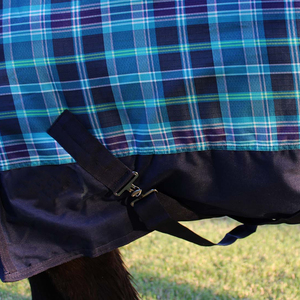 Couverture de cheval en coton de haute qualité, rembourrée, chaude pour l'hiver, avec 4 sangles de fixation, grande rabat de queue, pour le dressage, utilisable toutes saisons - Product Image 3