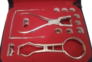 Kit d'isolation dentaire orthodontique professionnel avec caoutchoucs d'isolement, pinces, perforateurs et montures en acier inoxydable - Product Image 5