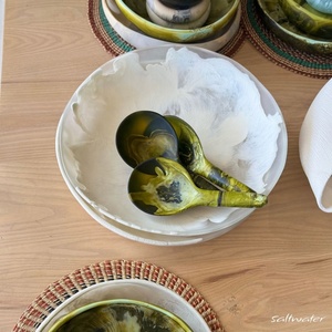 Bol à salade en résine de conception standard, bols de service faits à la main, vaisselle de jardin et de maison sculptée, vaisselle de fête moderne de luxe, Artizon Studio - Product Image 4
