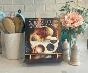 Classic Polished Wooden Book Holder Durable Modern Reading Stand for Kitchen Office <b>Study</b> Use Tradebyd - Product Image 1