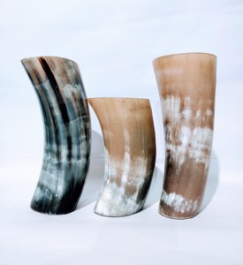 Vase en corne de buffle fait main, forme irrégulière, sculpté, artisanat naturel, décoration d'intérieur par Curio Craft - Product Image 6