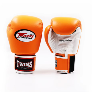 Nouveau modèle de gants de boxe Twins en cuir véritable avec sangle réglable, logo personnalisé, équipement d'entraînement et de combat - Product Image 1