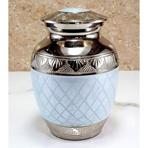 Urna Funeraria de Latón de Alta Calidad, Recipiente Conmemorativo para Cenizas, Urna para Entierro con Grabado Floral, Urna Metálica Azul Plateada - Product Image 1