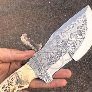Cuchillo de caza grabado a mano con mango de hueso de camello y funda de cuero - Product Image 5