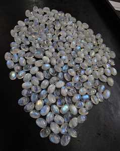 Piedra lunar arcoíris natural, cabujón ovalado con reverso plano, gemas calibradas A+ para la fabricación de joyas - Product Image 1