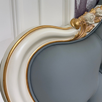 Ensemble de meubles de chambre à coucher de luxe de style baroque royal européen, en cuir véritable capitonné, peint à la main et sculpté à l'or antique.