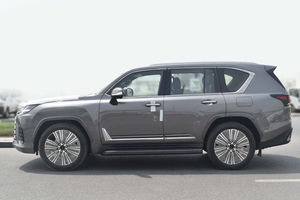 รถยนต์ใหม่เอี่ยมปี 2025 เล็กซัส LX600 เครื่องยนต์ดีเซล 3.3 ลิตร V6 ทวินเทอร์โบชาร์จ 301 แรงม้า/4000 รอบต่อนาที 6 สูบ 7 ที่นั่ง เกียร์อัตโนมัติ 10 สปีด - Product Image 3