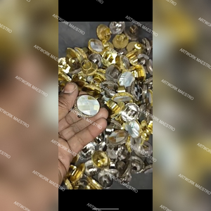 Medallón de Concha Marina Forjado a Mano de Primera Calidad, Artesanía Pura, Colgante de la Mejor Calidad, Realista, Hecho a Mano, 100% Auténtico - Product Image 4