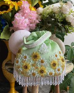 Bolsa Potli Tradicional India de Alta Calidad para Bodas, Ecológica, con Cierre de Cordón, Precio Económico - Product Image 1