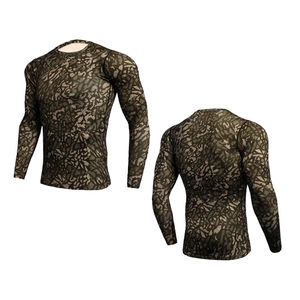 เสื้อแรชการ์ดพิมพ์ลายตามสั่ง สำหรับกีฬากลางแจ้ง ระบายอากาศได้ดี พิมพ์ลายแบบซับลิเมชั่นเต็มตัว คุณภาพสูง ผลิตจากผ้าสแปนเด็กซ์และไนลอน ป้องกันรังสียูวี UPF50+ แห้งเร็ว - Product Image 4