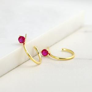 Pendientes de Aro Abiertos de Oro Blanco Sólido de 14K con Rubí Rojo, Pequeños y Minimalistas, Elegantes para Mujer, Joyería Fina, Regalo para Fiesta - Product Image 2