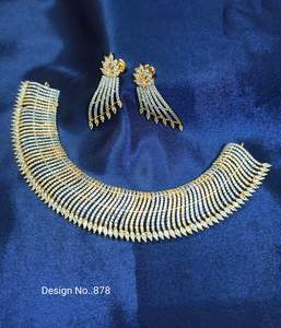 Conjunto de Joyería Glamuroso y Clásico de Plata con Pedrería para Mujer, Collar y Aretes para Bodas, Compromisos y Eventos Nocturnos - Product Image 1