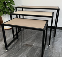 Tables de présentation de vêtements autoportantes modernes en bois noir, 3 emplacements, revêtement poudré, emballées en carton, montage facile pour la vente au détail