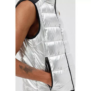 Chaleco Acolchado para Hombre en Blanco y Negro, Cuello Alto, Cierre de Cremallera, Resistente al Viento, Ropa de Invierno Informal, Chaleco Acolchado con Bolsillos - Product Image 5