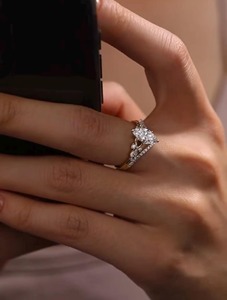 Ensemble de Bague de Fiançailles de Luxe Exclusive avec Diamant de Laboratoire Marquise de 1,20 CT Certifié IGI, Bande en Or Rose Motif Feuille, Bague de Promesse Nuptiale - Product Image 3