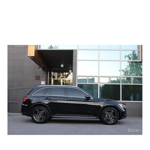 Mercedes-Benz GLC300 4MATIC 2022, Volante a la Izquierda, Caja de Cambios Automática, Asientos de Cuero, Cámara Trasera - 37,800 km - Product Image 3