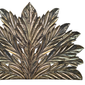 Cabecero de cama Queen Size Smart Art de madera de ingeniería con tallado de hoja de palma y acabado dorado, estilo marroquí, para decoración costera y tropical - Product Image 4