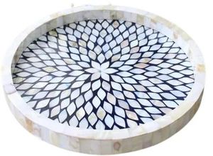 Bandeja de servir única de madera y nácar con diseño artístico hecho a mano para decoración del hogar, restaurantes y cafeterías. - Product Image 1