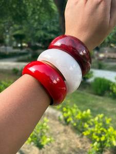 Bracelet manchette en résine rouge brillante bombée, en acrylique épais, pour femme, accessoires de bijouterie fantaisie, en stock - Product Image 3