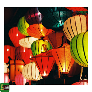 Lanterne en soie avec cadre en bambou recouvert de soie pour les fêtes de jardin des complexes hôteliers et la décoration extérieure à Hoi An, Vietnam, pour l'aménagement de terrasses - Product Image 1