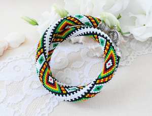 Collar de Oro Sólido de 14K con Cuentas de Semillas y Crochet, Diseño Étnico Bohemio Verde Geométrico Tribal Ucraniano, Tradicional Folclórico Ucraniano para Aniversario - Product Image 2