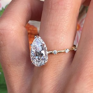 Anillo de Diamante Cultivado en Laboratorio con Corte Corazón y Anillo de Oro Amarillo de 14K con Corazón Entrecruzado, Anillo de Diamante de Oro Amarillo de 14K con Corazón, Anillo de Promesa en Venta - Product Image 2