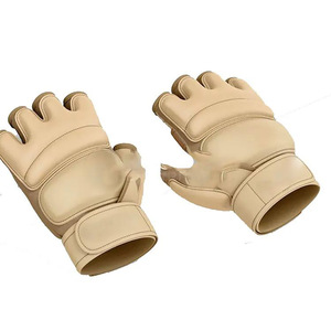 Gants de boxe MMA demi-doigts en cuir véritable, personnalisables avec logo, pour hommes, pour entraînement professionnel et sparring. - Product Image 4
