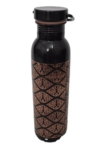 La botella de cobre más atractiva con diseño de mal de ojo Acabado antiguo negro Varios diseños Vasos de plástico - Product Image 3