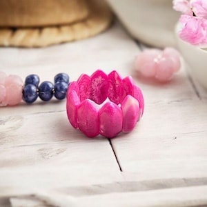กำไลข้อมืออะคริลิกดีไซน์เนอร์ระดับพรีเมียมสำหรับผู้หญิง สไตล์กำไลแบบเปิด  หลากสีสัน โดดเด่นสะดุดตา - Product Image 6