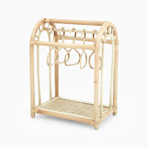 Barra de ratán para colgar vestidos y faldas de muñecas, soporte de madera natural de alta calidad para ropa de muñecas. - Product Image 4