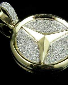 จี้โลโก้ Mercedes แบบ Iced Out สไตล์มินิมอลสุดหรู ประดับด้วยเงินแท้ 925 และเพชรโมอิสซาไนต์ เครื่องประดับฮิปฮอปสำหรับผู้ชาย - Product Image 1