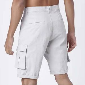 Shorts cargo blancs unis, coupe classique, style streetwear, prix usine, vente en gros, fabricant de shorts cargo. - Product Image 3