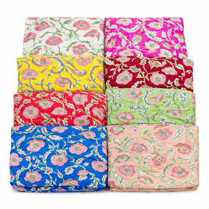 Tissu Popeline Peignée Léger, Respirant, Absorbant l'Humidité, Biologique et Écologique à Imprimé Floral pour Vêtements de Filles et Garçons - Product Image 1