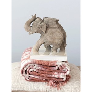 Sculpture d'éléphant en bois de manguier sculptée à la main |   Décoration d'intérieur en gros d'Inde - Product Image 1