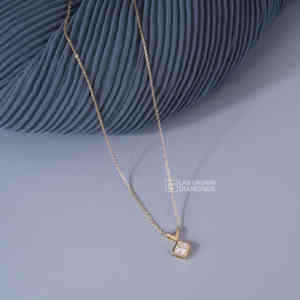 Colgante de Diamante Cultivado en Laboratorio con Corte Princesa, Plata de Ley S925, Chapado en Oro Amarillo, Piedra Única de Lujo, Claridad EF, para Mujer - Product Image 4