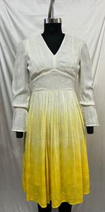 Belle robe midi en viscose avec broderie Schiffli, col en V, poignets élastiques, longueur genou, robes décontractées pour femmes, à porter au quotidien - Product Image 2