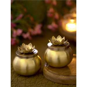 โถใส่ผลไม้สไตล์นอร์ดิกสีทองขัดเงา  ภาชนะโลหะตกแต่งสีทองเหลืองโบราณ พร้อมฝาปิดรูปดอกบัว  ภาชนะบนโต๊ะอาหารสุดหรู - Product Image 1