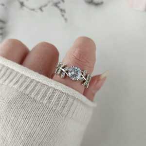 Bague en forme de feuille avec diamant rond en moissanite pour femmes, bijoux de mariage originaux en argent 925, style Art Déco, pour cadeaux de mariage et fêtes - Product Image 5