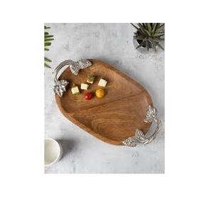Plateau de service en bois artisanal moderne, au design tendance et aux poignées de qualité supérieure, idéal pour les mariages et la Diwali - Product Image 4
