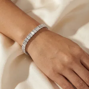 กำไลข้อมือเพชรทรงสี่เหลี่ยมมรกต F/VS 28 กะรัต ทองคำขาว 14k ขนาด 7 นิ้ว น้ำหนัก 17.5 กรัม เพชรเพาะเลี้ยงในห้องปฏิบัติการ - Product Image 3