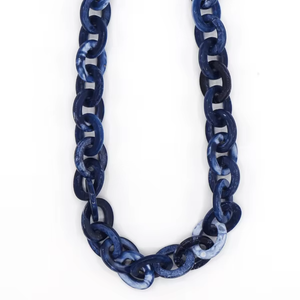 Collar con colgante de resina, nuevo clásico, joyería superventas para damas - Product Image 1