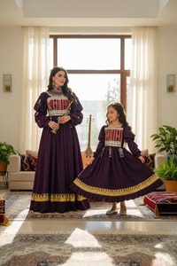 Robe afghane Kuchi |   Robe brodée Cherma pour mère et fille |   Vêtements traditionnels pour femmes - Product Image 6